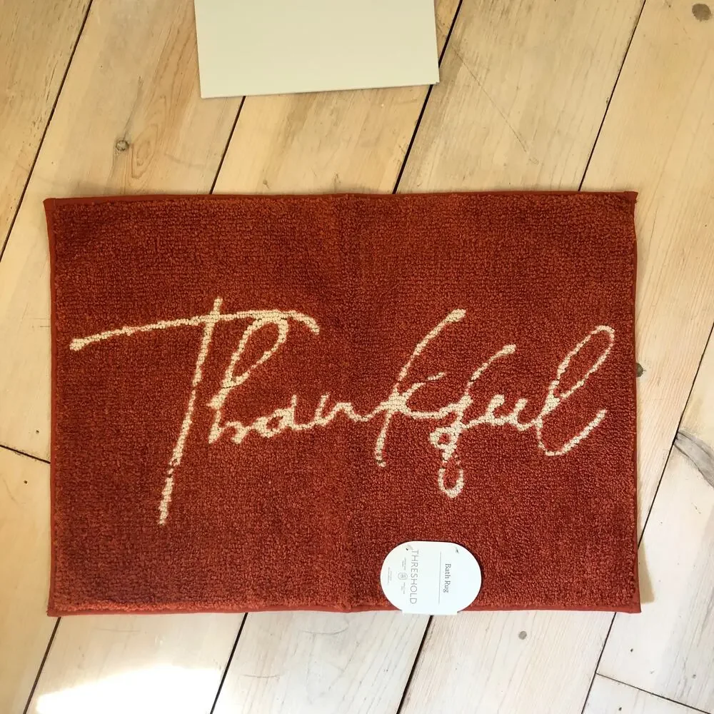 Threshold NWT Thankful Bath Rug Rust 17